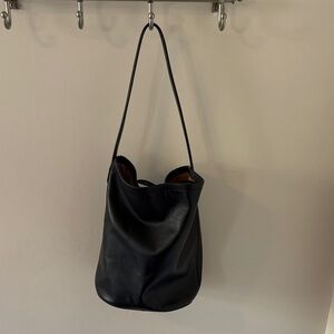 Elegant Black Leather Shoulder Bag